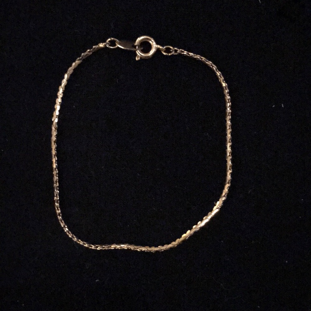 Avon Goldtone Thin Bracelet